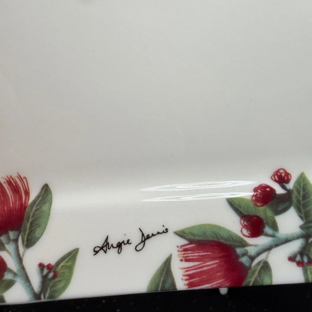 Angie Dennis Intuition Square Plates Set of 2 Red Pohutukawa‎ New Zealand Floral
